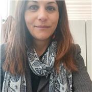 Offro lezioni a bambini di scuole elementari e medie adattandole alle loro necessità.